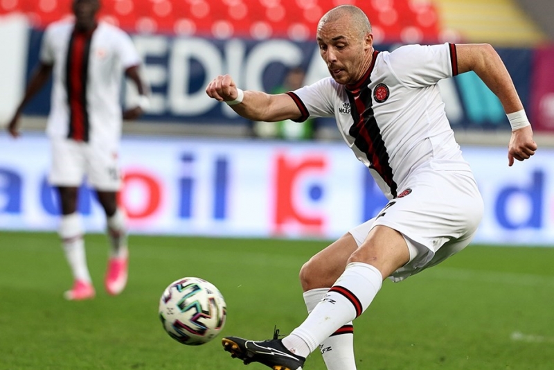 Super Liqa klubunda ayrılıq