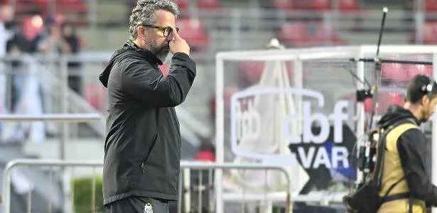 “Santos” baş məşqçini istefaya yolladı