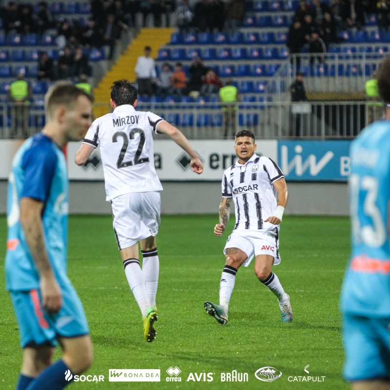 Rusları özününkü yıxdı - dedi də, etdi də...