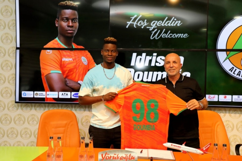 “Sportinq”in futbolçusu Türkiyə klubunda