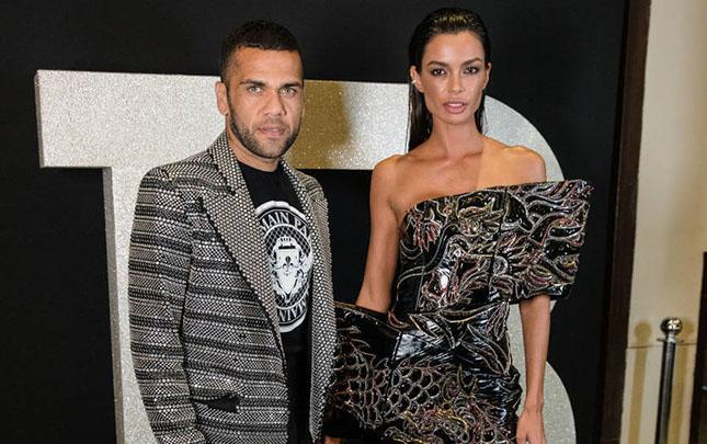 Həyat yoldaşı Dani Alveşlə şəklini paylaşdı