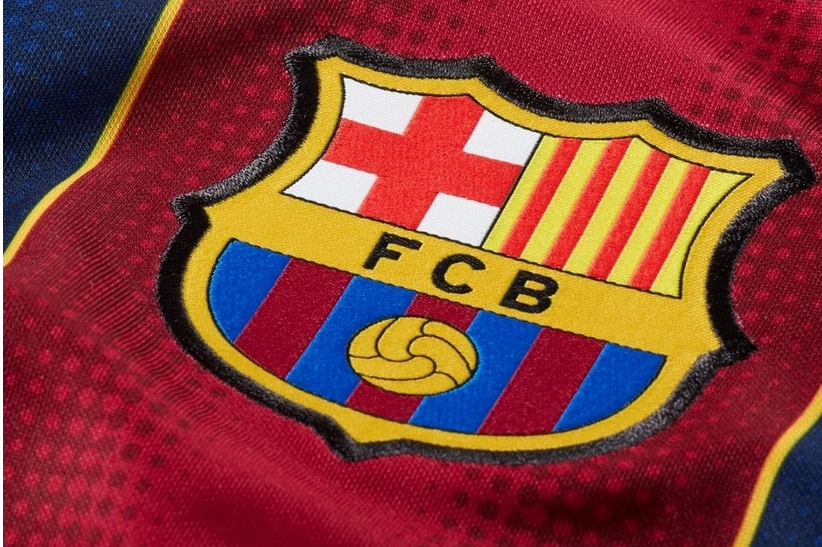 "Barselona" iki müdafiəçini heyətinə qatmaq istəyir