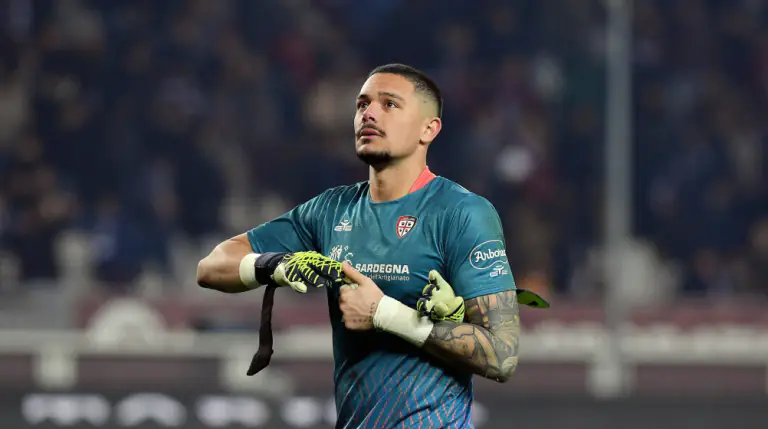 "Kalyari" qapıçısına görə 25 milyon tələb edir