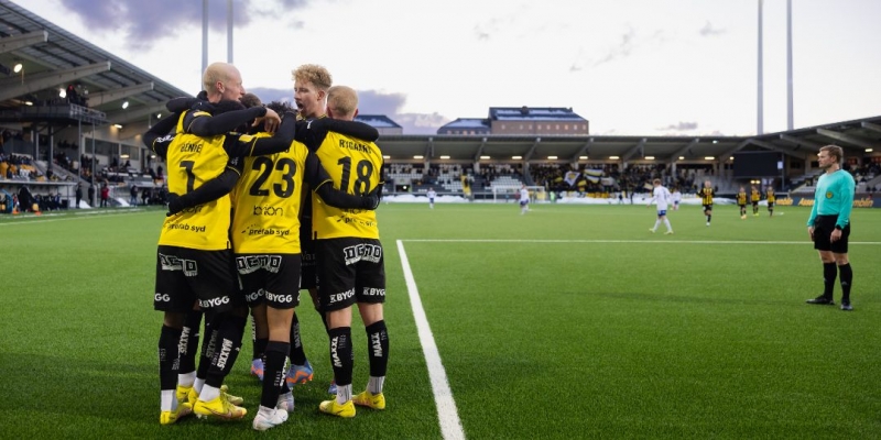 "Qarabağ"la matçdan əvvəl 3 futbolçusu ilə müqavilələrini uzatdı