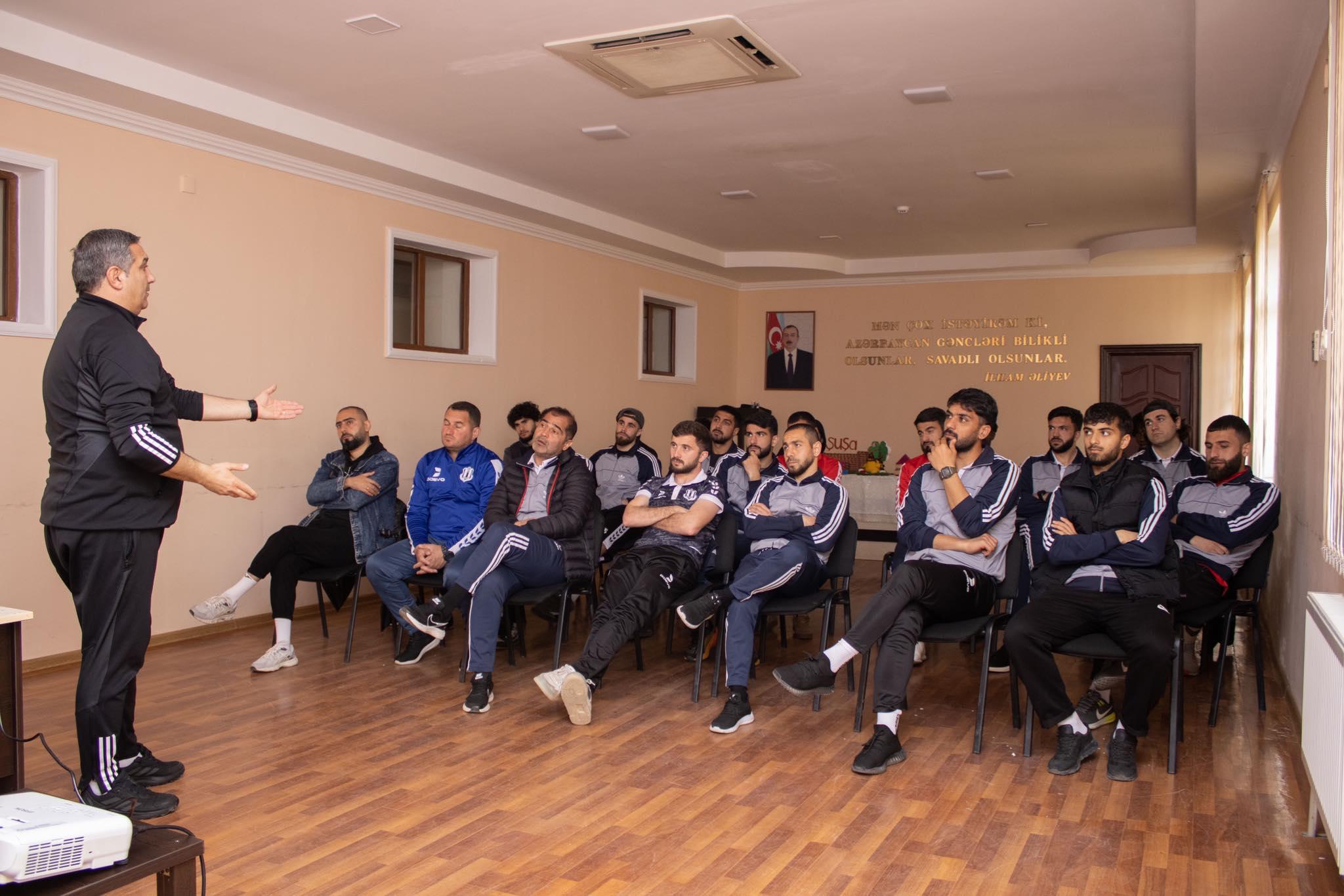 Anar Salmanov Yevlaxda seminar keçdi