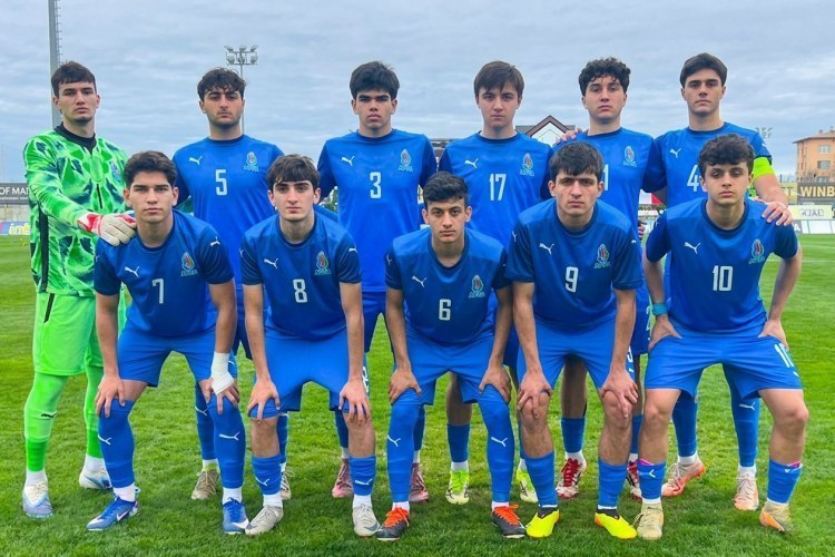 Azərbaycan yığması serblərlə bir qrupda
