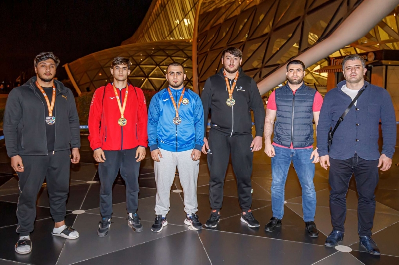 Afinada Avropa üçüncüsü olan yığmamız Bakıya döndü