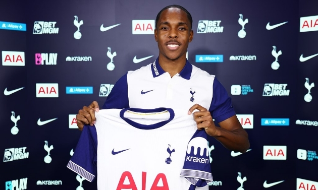 İngilis klubu “Bavariya”nın futbolçusu ilə müqavilə bağladı