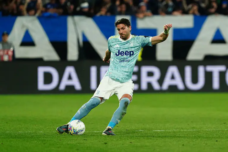 "Yuventus" kapitanı ilə müqaviləni uzatdı