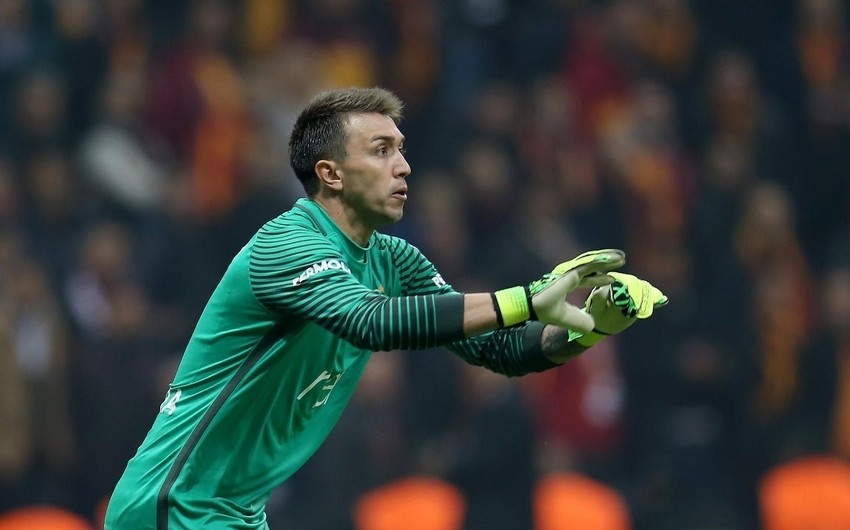 Fernando Muslera "Qalatasaray"dan gedir
