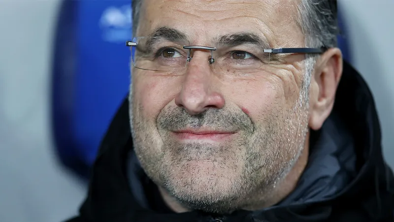 "Neftçi"nin sabiq baş məşqçisi "Dinamo"nun "sükanı arxasına" keçmək istəyir