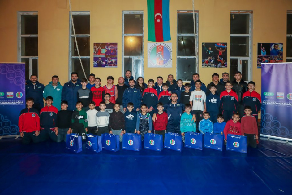 Güləş ulduzları Füzulidə gənc idmançılarla görüşüblər