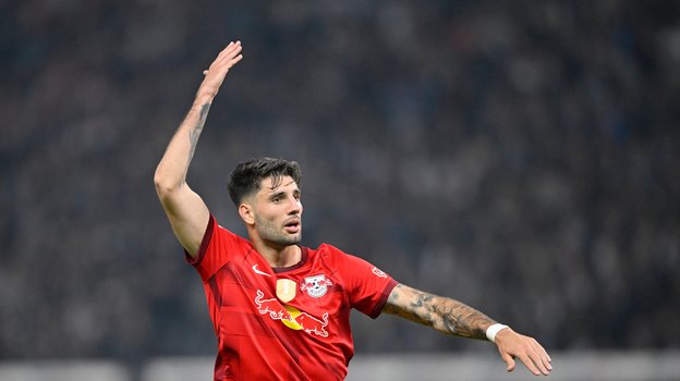 Macar futbolçu "Liverpul"la müqaviləsinin müddətini uzadacaq