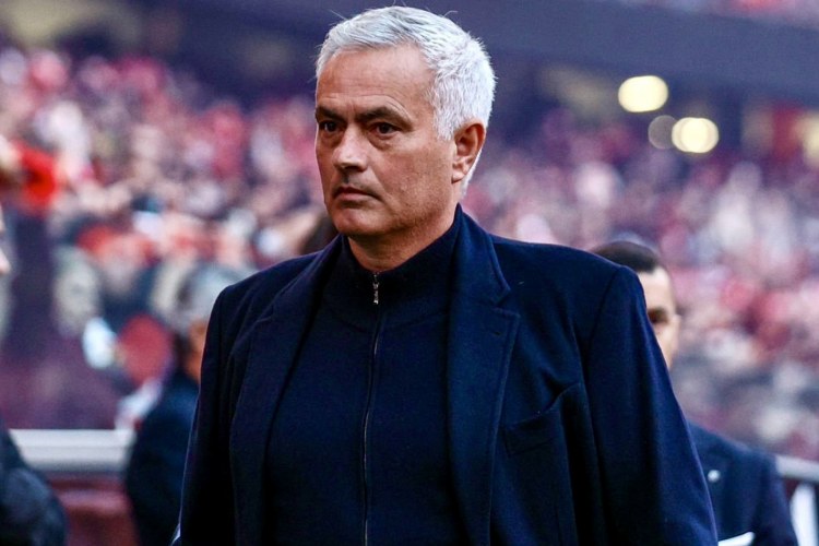 "Meydanda görmək istəmədiyim bəzi oyunçularım var" - Mourinyo