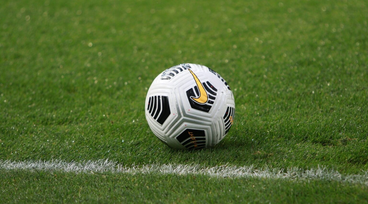 "Kəpəz-2" səfərdə, "Zirə-2" isə öz meydanında qalib gəldi