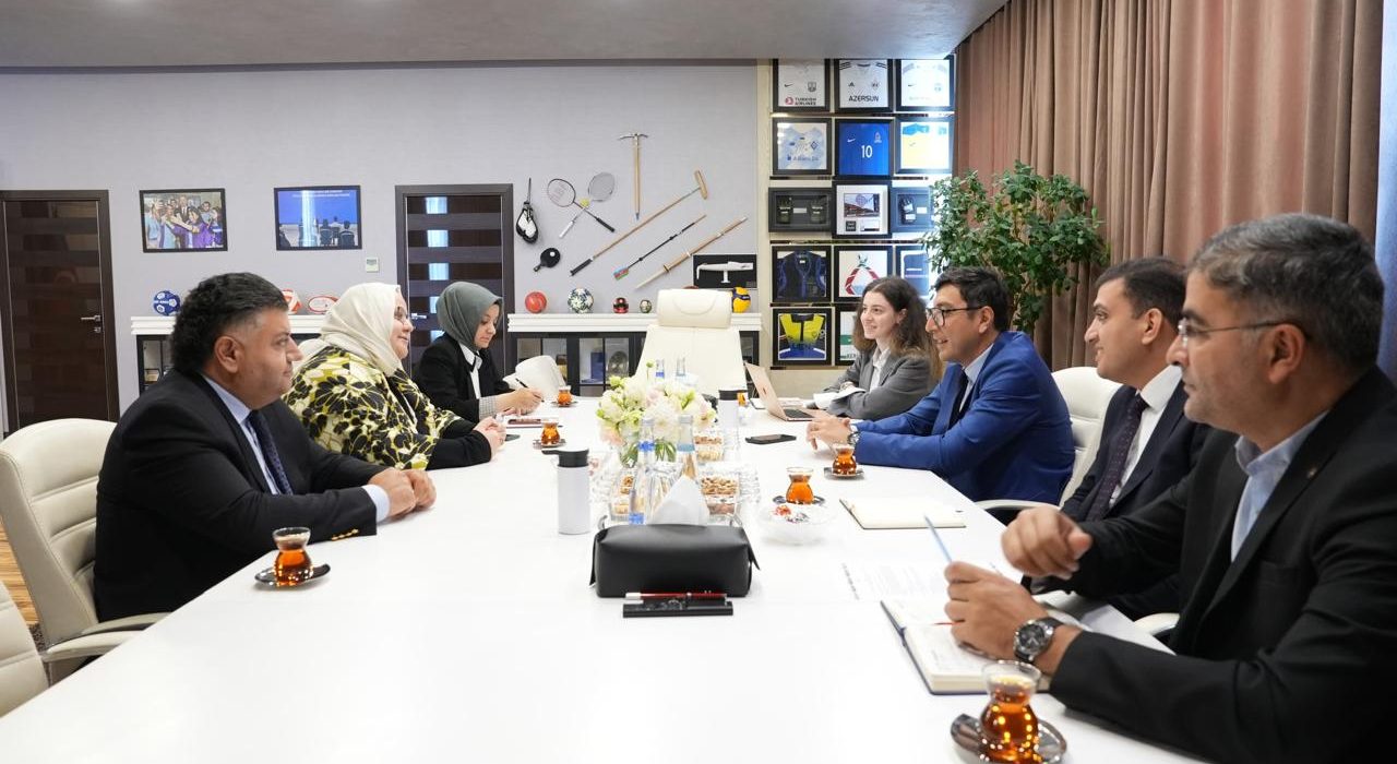 Fərid Qayıbov Zümrüd Selçuk ilə görüşdü