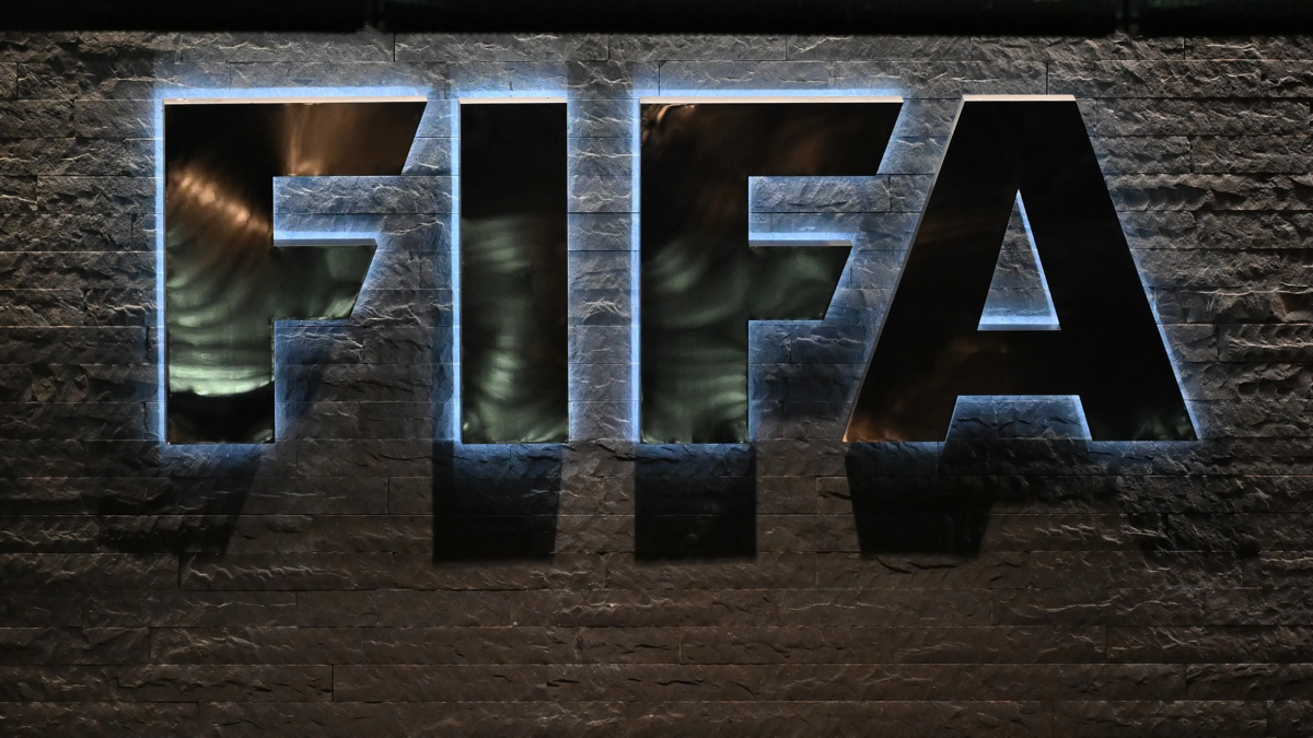FİFA-nın pulunu mənimsədilər, futboldan ömürlük uzaqlaşdırıldılar