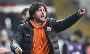 Fatih Tekke istefa verib