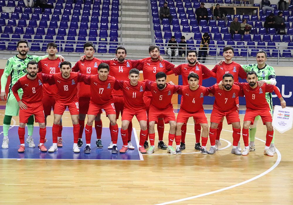 Milli Qazaxıstana bu heyətlə gedəcək