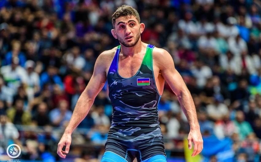 Hacı Budapeştdən "bürünc"lə dönür