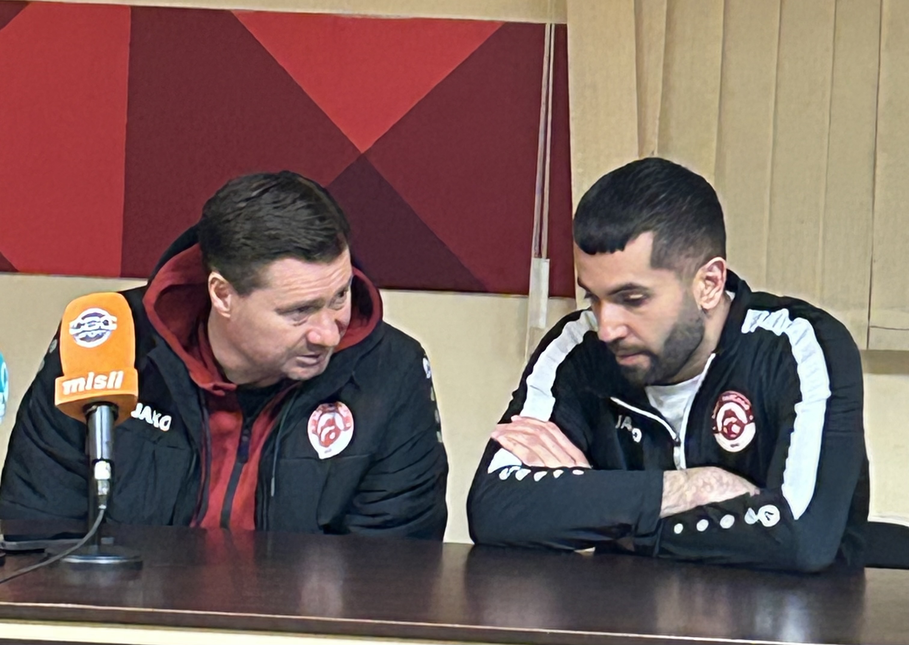 “Futbolu daha "ac" futbolçular oynamalıdır”