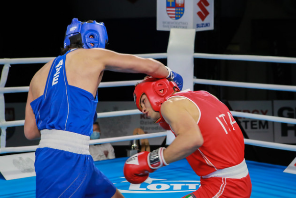 DÇ: Murad Allahverdiyev ilk döyüşündən qalib ayrıldı