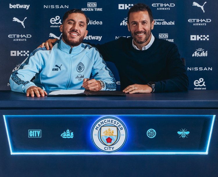 "Mançester Siti" futbolçu ilə 5 illik müqavilə imzaladı