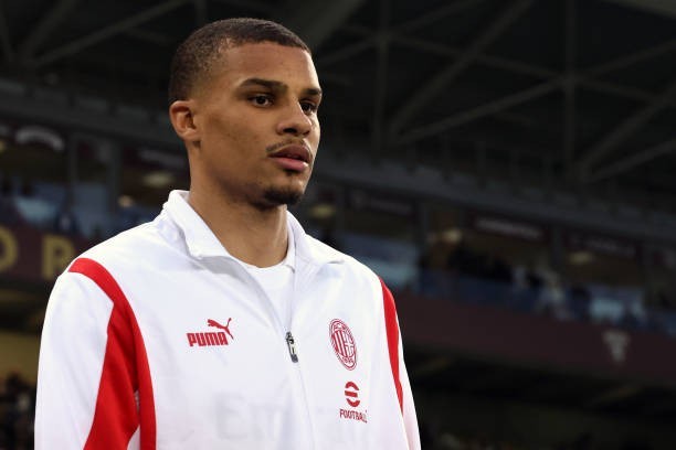 “Bayer” “Barselona”ya gedən müdafiəçisini əvəzləyici tapıb