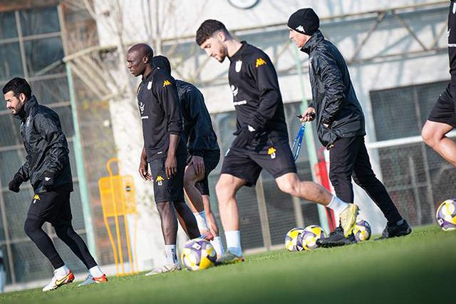 "Neftçi" Yevlaxa yola düşdü