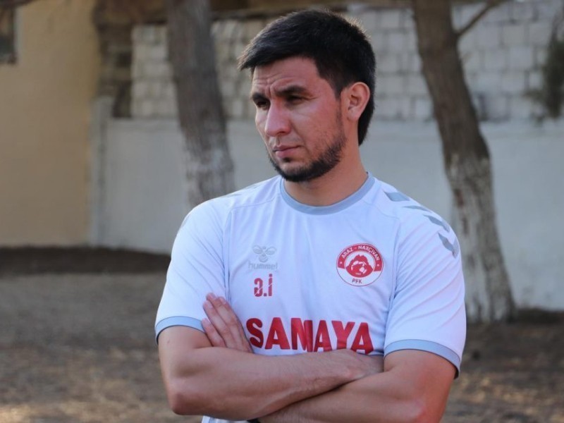 Əfran İsmayılov: "Həm futbolumuz geri düşür, həm də pulumuz xərclənir"