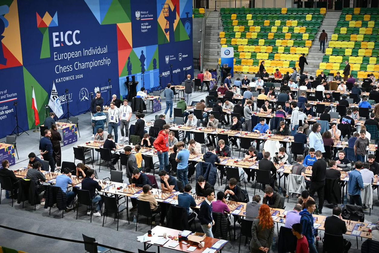 Aydın Süleymanlı və Nicat Abasov liderlər qrupunda yer alıb