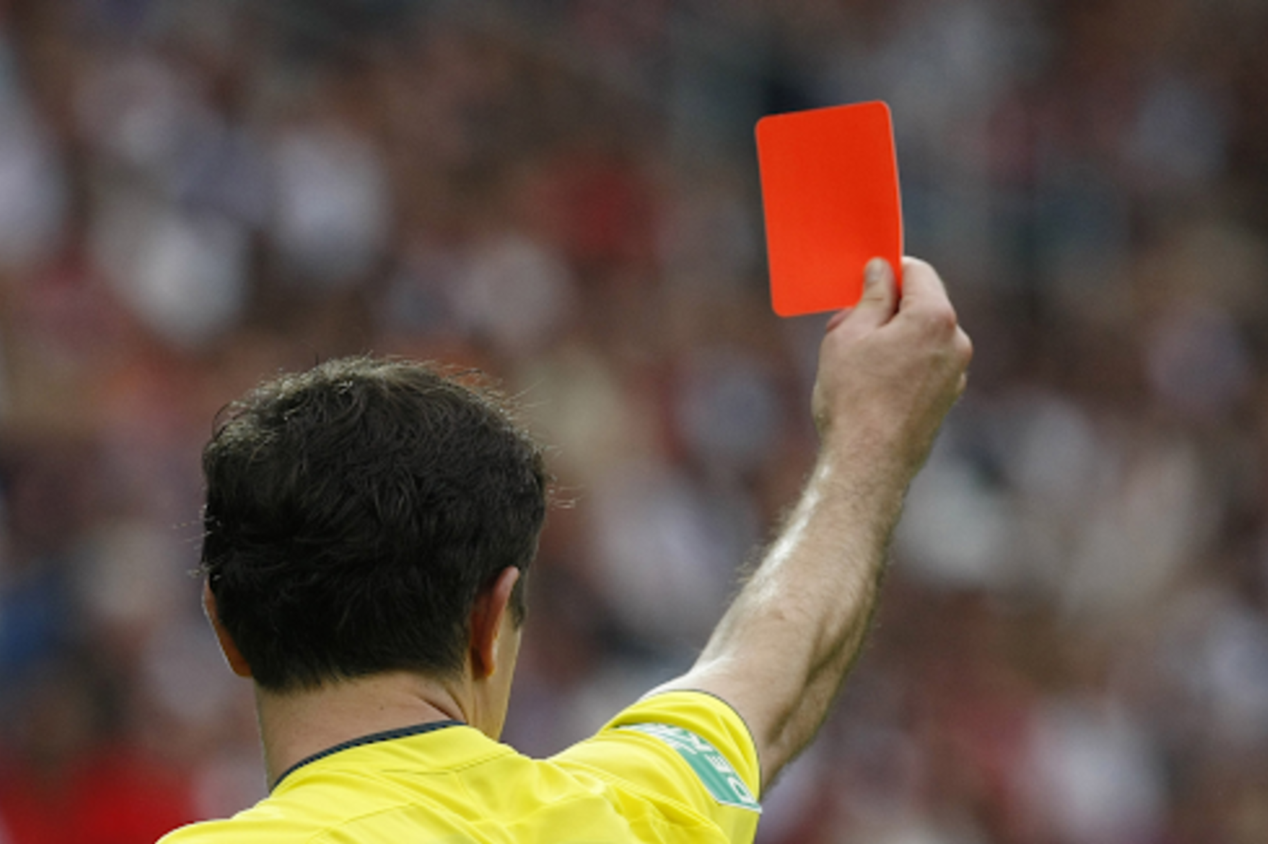 Futbolçunu təhqir edən məşqçi cəzalanıb