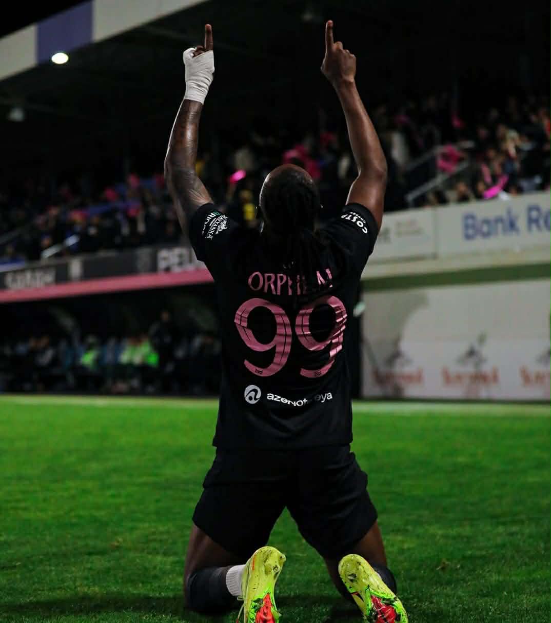 Çətin günlərdən qələbə qoluna: “Qarabağ”ı yıxan Mbina danışdı