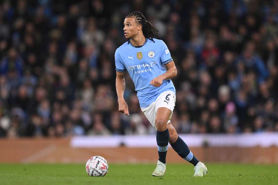 "Mançester Siti"nin müdafiəçisi "Milan"ın hədəfində