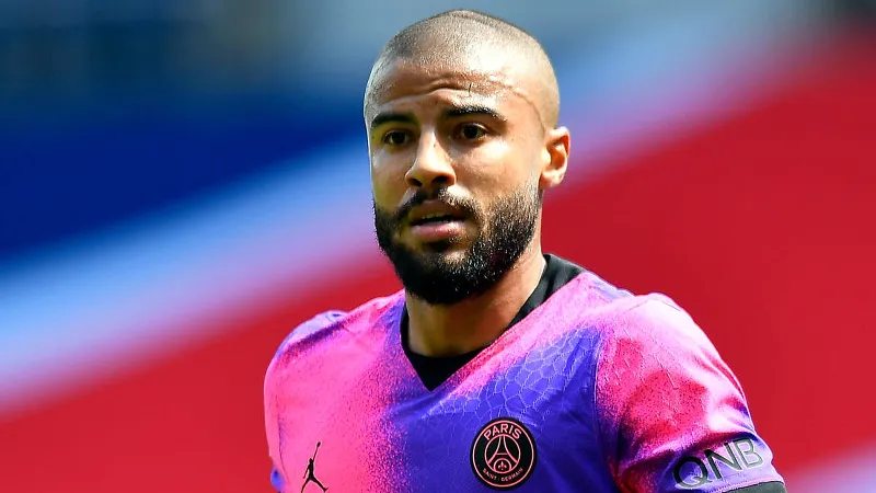 Rafinya karyerasını bitirdi