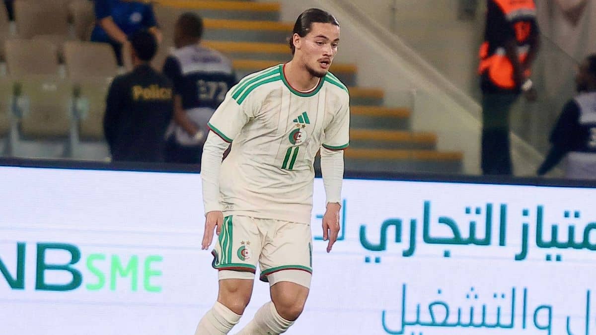 "Çelsi" Əlcəzair millisinin üzvü ilə maraqlanır