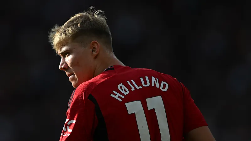 "Mançester Yunayted" iki oyunçunu 80 milyona satmağı düşünür