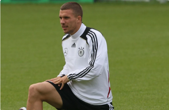 Podolski karyerasını başa vurdu