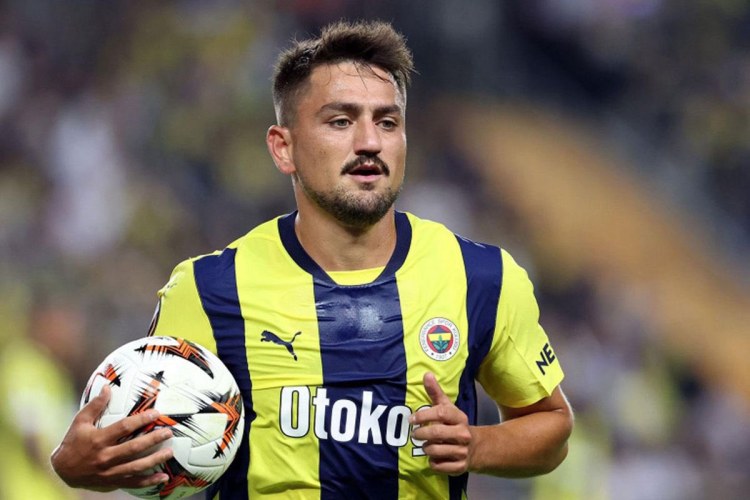 "Fənərbaxça"nın futbolçusu Super Liqa klubuna keçir