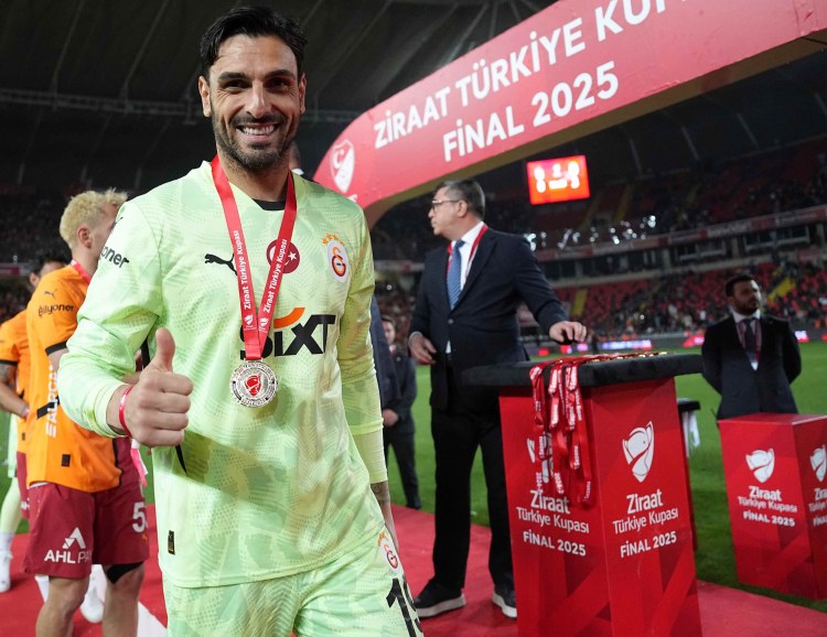 "Qalatasaray"dan qapıçısı ilə bağlı qərar