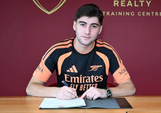 Gürcüstanlı futbolçu “Arsenal”da - RƏSMİ