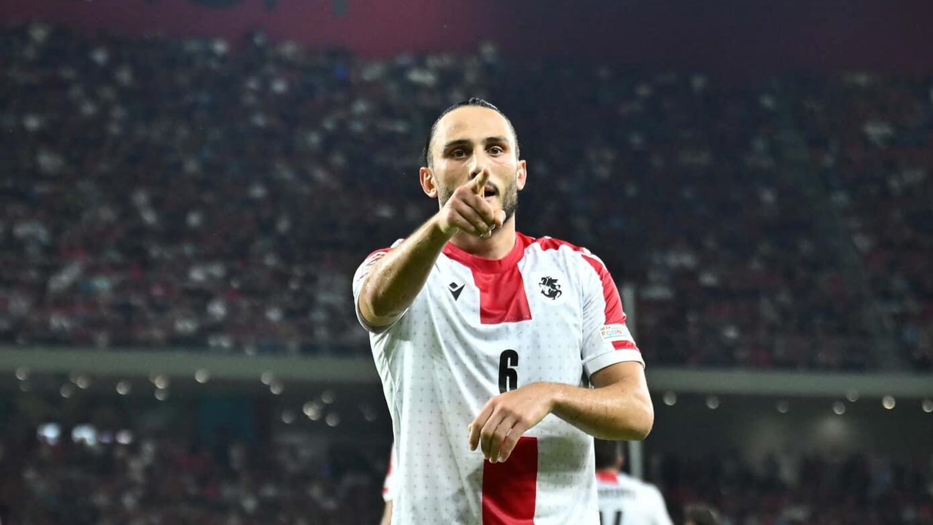 "Sevilya" gürcü yarımmüdafiəçini transfer etdi