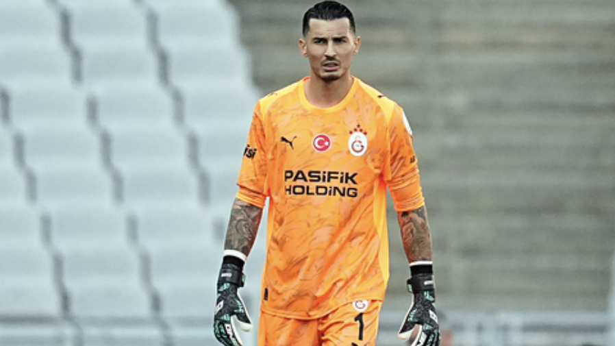 “Qalatasaray” milli üzvünə qiymət qoydu