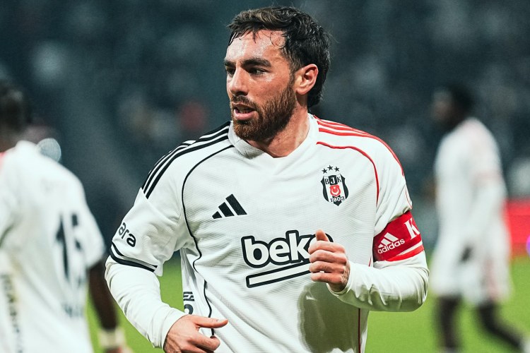 "Beşiktaş"ın kapitanı Premyer Liqa nəhənglərinin hədəfində