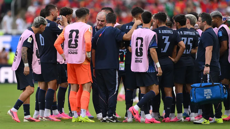 Zəif çıxışa görə çarter reysi ləğv olundu, futbolçular öz hesabına ABŞ-dan geri dönür