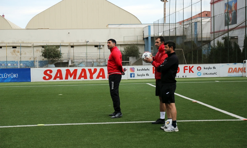 Qurbanov "korona" keçirən köməkçilərinin birindən əlini üzməli olub - əməliyyat edilib, digəri isə...