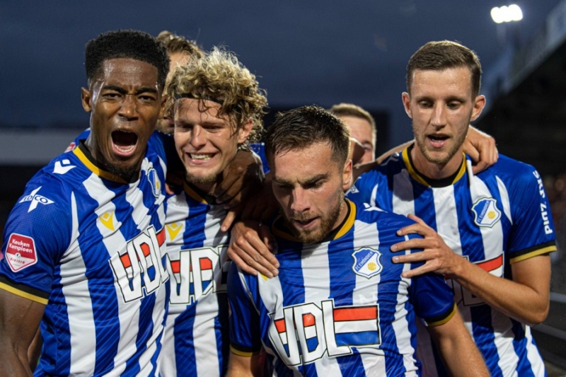 Ozan Canlı “Eyndhoven” böyük hesabla uduzdu