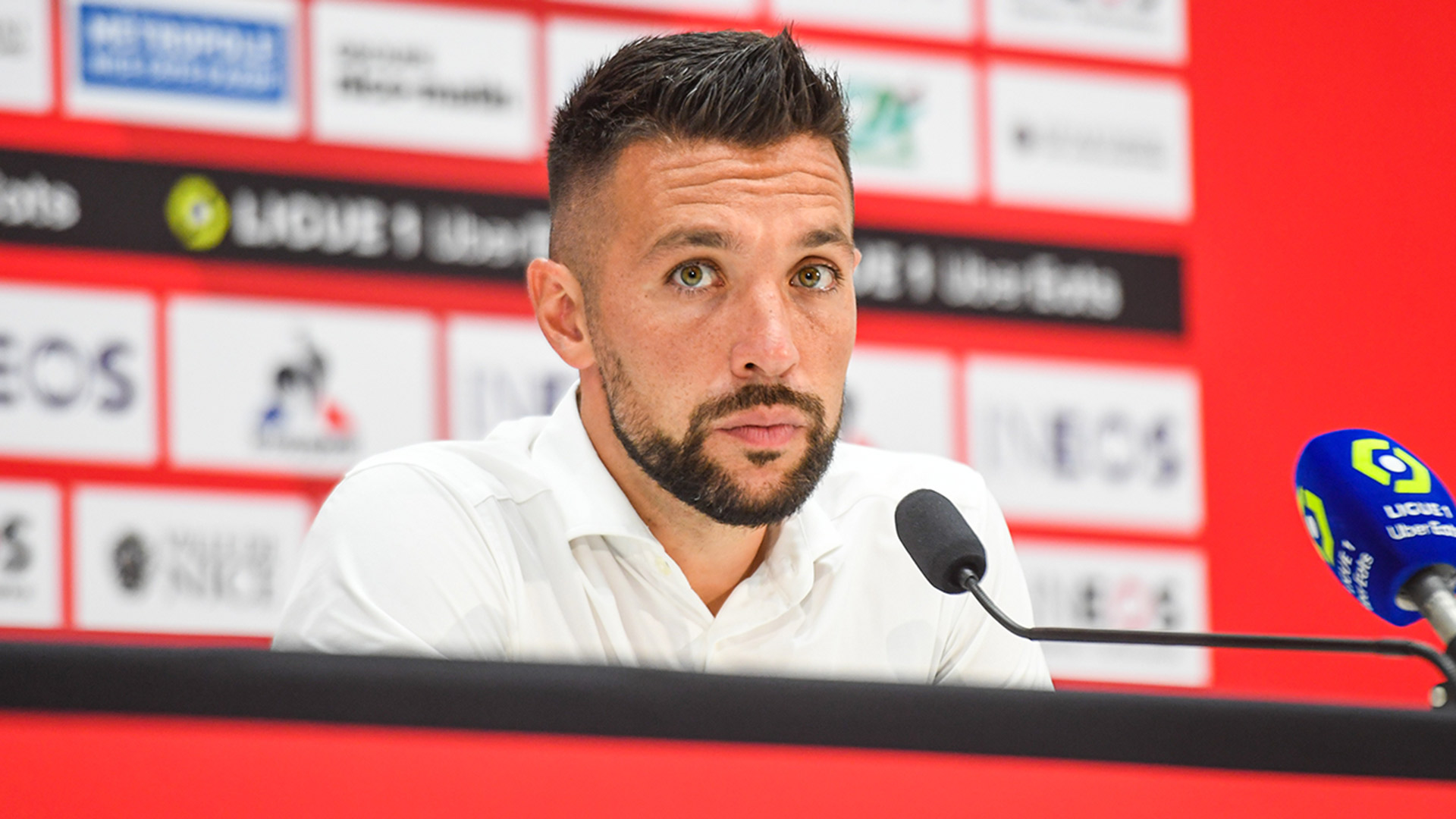 “Ayaks”ın baş məşqçisi İngiltərədə çalışmağa yaxındır