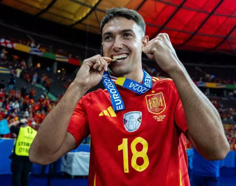 "Arsenal" İspaniya millisinin üzvünü transfer edəcək