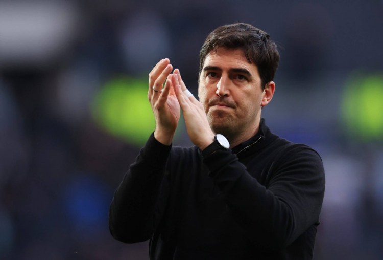 "Mançester Yunayted" ispan mütəxəssislə danışıq aparmaq istəyir